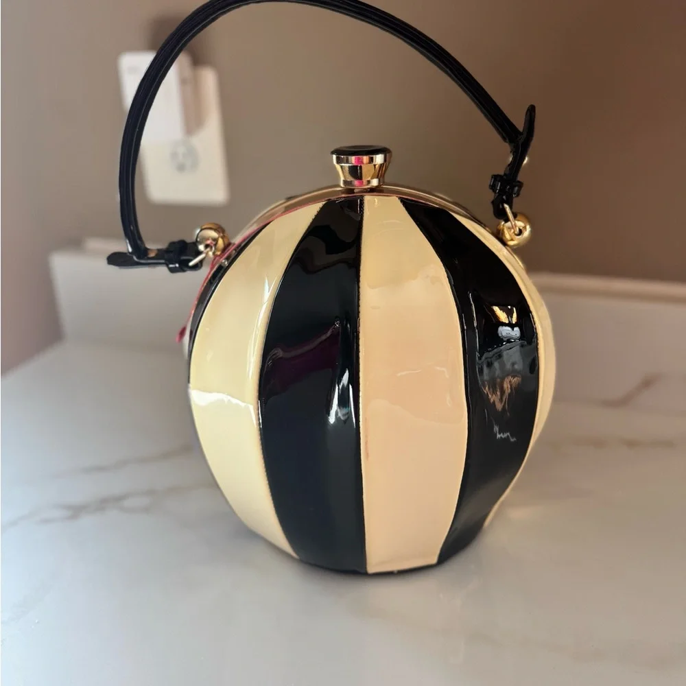 Unique Black & Cream Retro Dome Bag – Vintage Style Purse - Picture 2 of 7